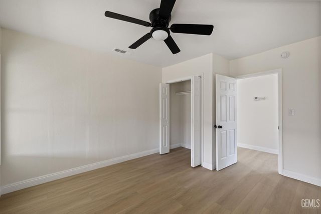 215 8th Street, Bakersfield, CA 93304