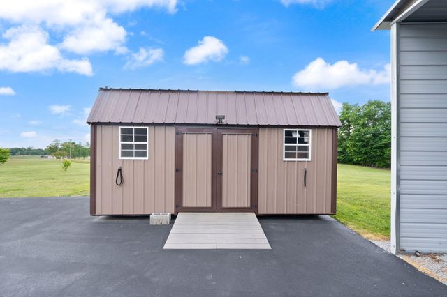 5764 E Kentucky 619, Russell Springs, KY 42642