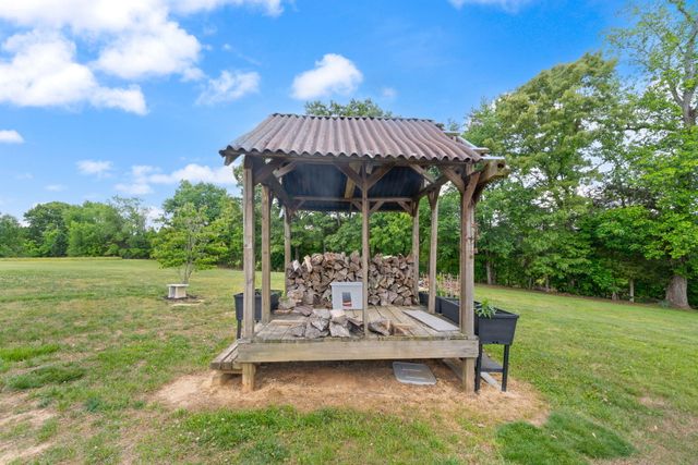 5764 E Kentucky 619, Russell Springs, KY 42642