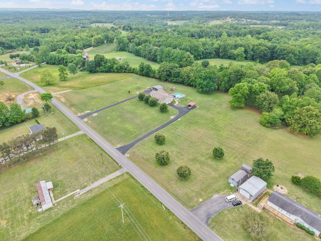 5764 E Kentucky 619, Russell Springs, KY 42642