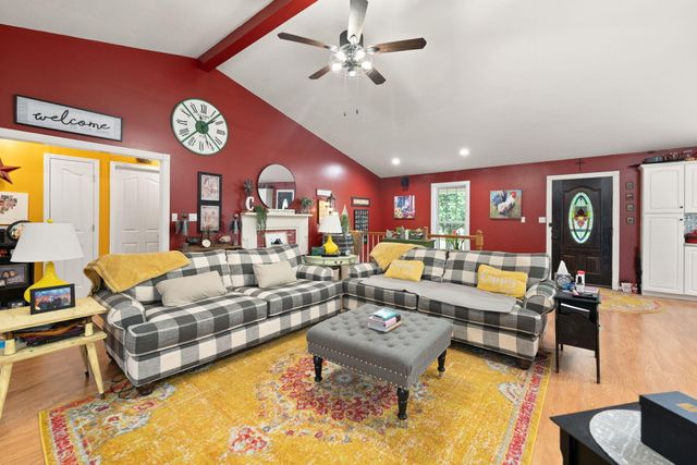 5764 E Kentucky 619, Russell Springs, KY 42642