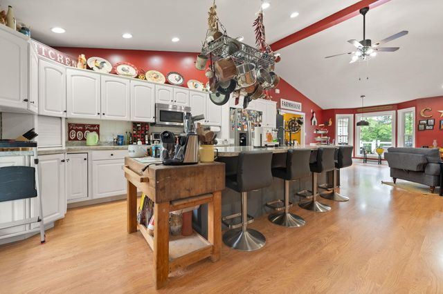 5764 E Kentucky 619, Russell Springs, KY 42642