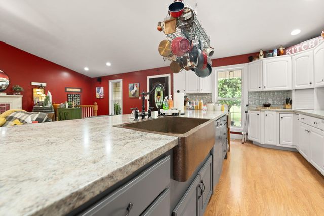 5764 E Kentucky 619, Russell Springs, KY 42642