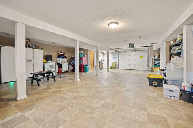 5764 E Kentucky 619, Russell Springs, KY 42642