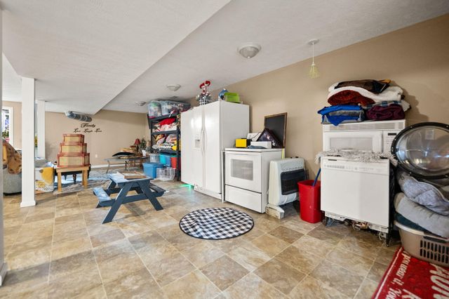 5764 E Kentucky 619, Russell Springs, KY 42642
