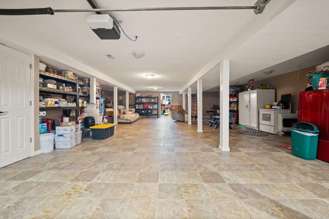5764 E Kentucky 619, Russell Springs, KY 42642