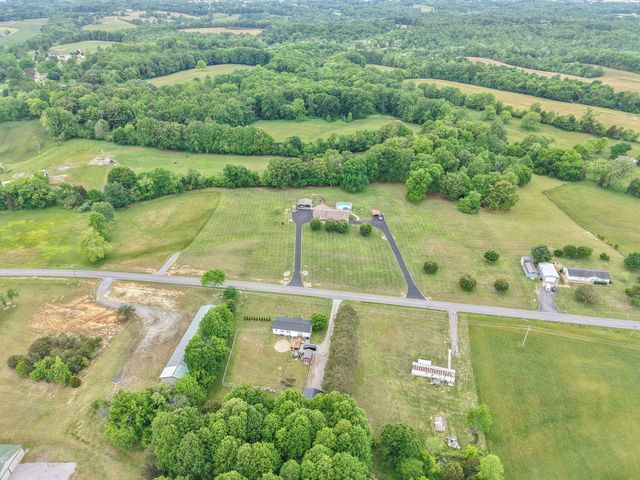 5764 E Kentucky 619, Russell Springs, KY 42642