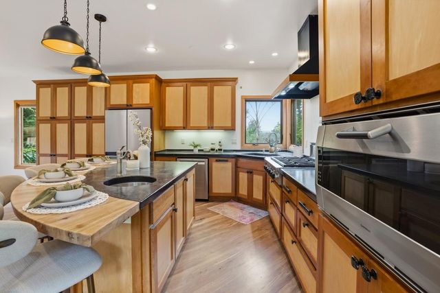 28 Wildwood Court, Watsonville, CA 95076