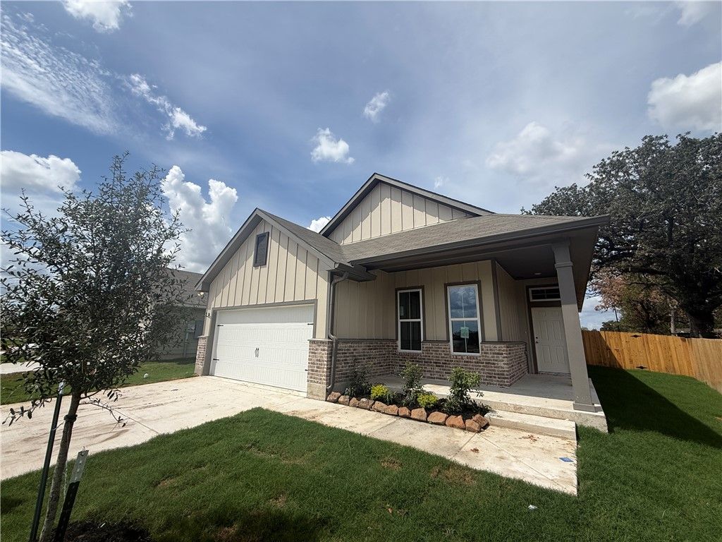 1916 McArthur Avenue, Bryan, TX 77803 — photo 2