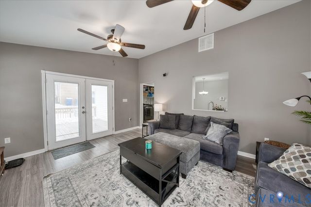 11201 Puckett Pl, Midlothian, VA 23112