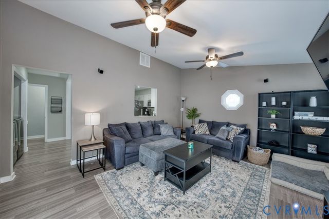 11201 Puckett Pl, Midlothian, VA 23112