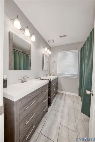 11201 Puckett Pl, Midlothian, VA 23112