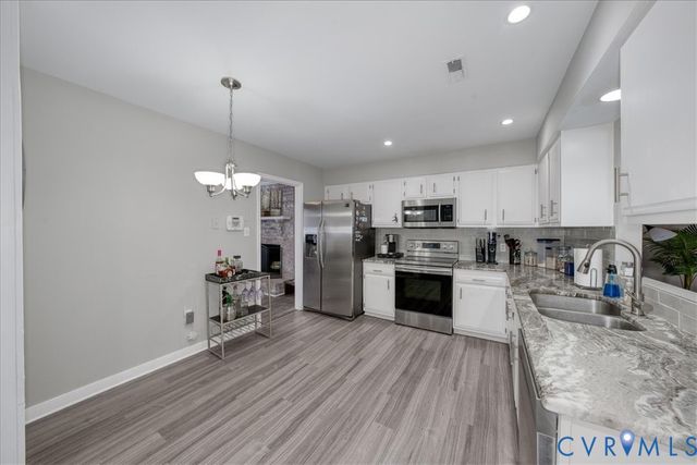 11201 Puckett Pl, Midlothian, VA 23112