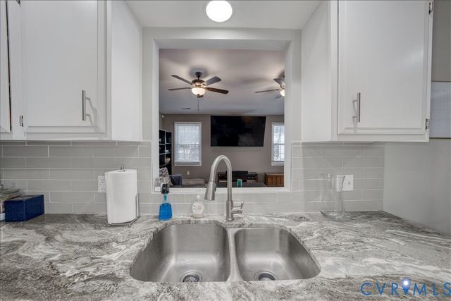 11201 Puckett Pl, Midlothian, VA 23112