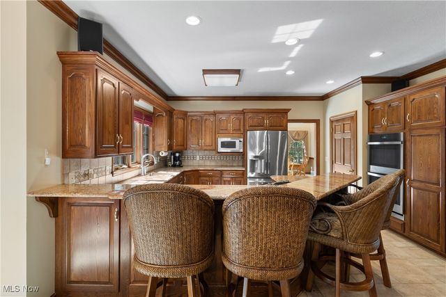 1296 Russell Drive NW, Bolivar, OH 44612