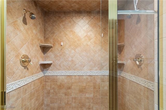 1296 Russell Drive NW, Bolivar, OH 44612