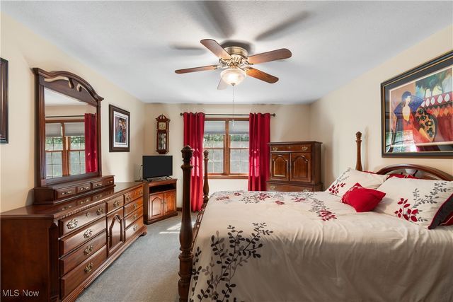 1296 Russell Drive NW, Bolivar, OH 44612