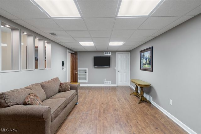 1296 Russell Drive NW, Bolivar, OH 44612