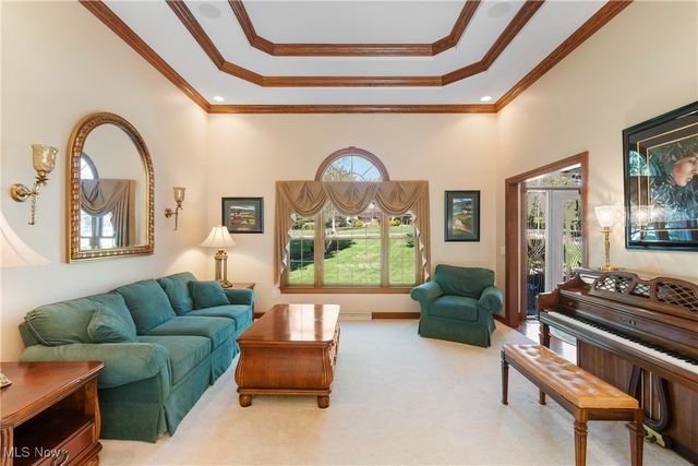 1296 Russell Drive NW, Bolivar, OH 44612