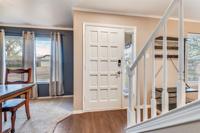 901 Rockwall Drive, Euless, TX 76039