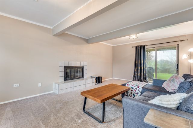 901 Rockwall Drive, Euless, TX 76039