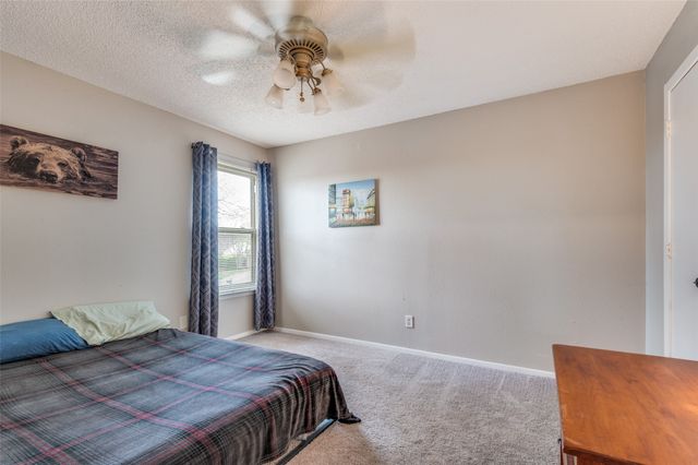 901 Rockwall Drive, Euless, TX 76039