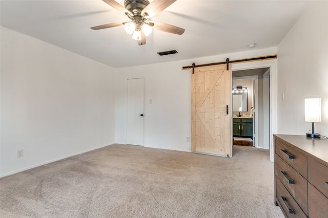 901 Rockwall Drive, Euless, TX 76039