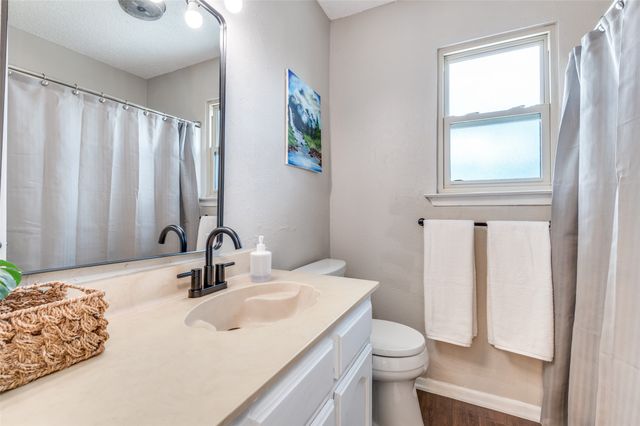 901 Rockwall Drive, Euless, TX 76039