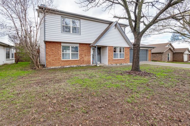 901 Rockwall Drive, Euless, TX 76039