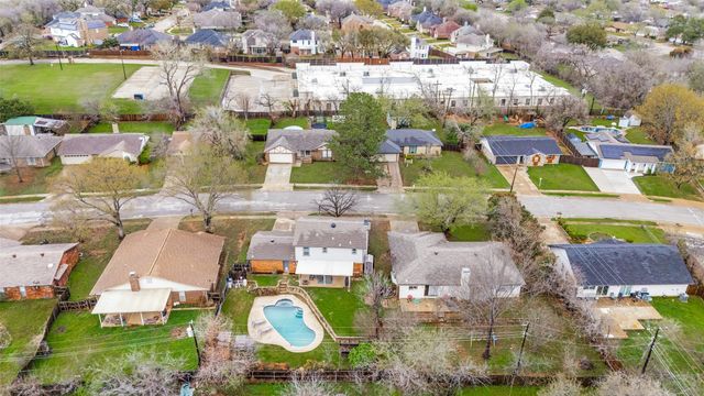 901 Rockwall Drive, Euless, TX 76039