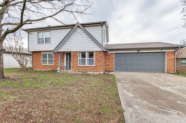 901 Rockwall Drive, Euless, TX 76039