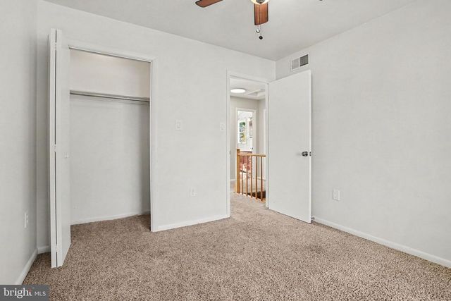 811 WELLINGTON DR, Carlisle, PA 17013