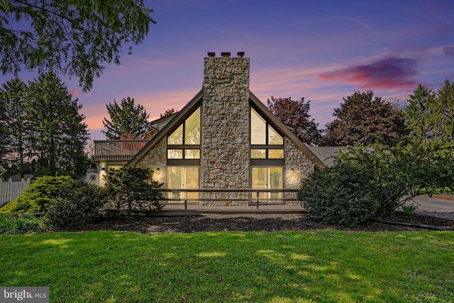 811 WELLINGTON DR, Carlisle, PA 17013