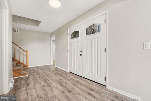 811 WELLINGTON DR, Carlisle, PA 17013