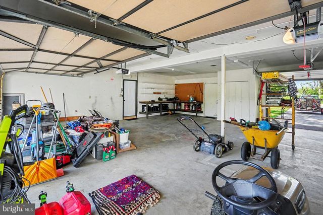 811 WELLINGTON DR, Carlisle, PA 17013