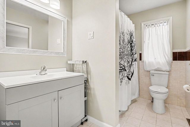 811 WELLINGTON DR, Carlisle, PA 17013