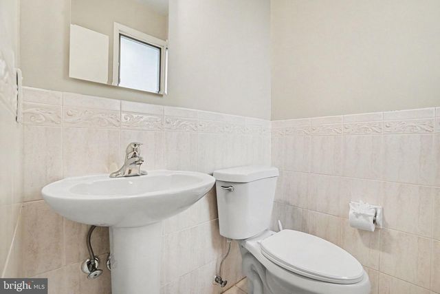 811 WELLINGTON DR, Carlisle, PA 17013