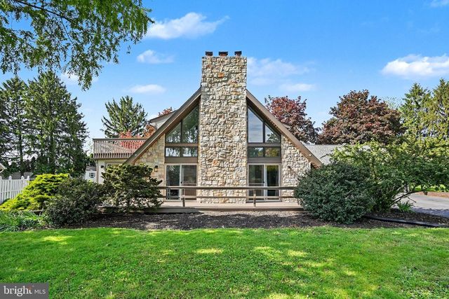 811 WELLINGTON DR, Carlisle, PA 17013