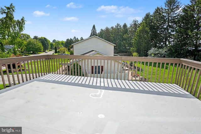 811 WELLINGTON DR, Carlisle, PA 17013