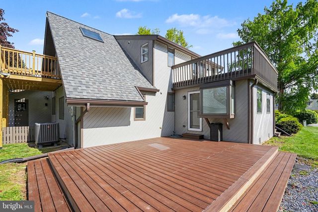 811 WELLINGTON DR, Carlisle, PA 17013