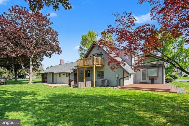 811 WELLINGTON DR, Carlisle, PA 17013