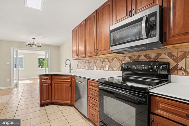 811 WELLINGTON DR, Carlisle, PA 17013
