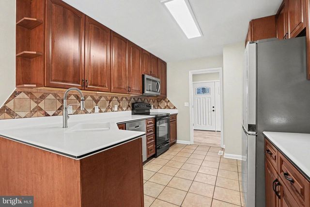 811 WELLINGTON DR, Carlisle, PA 17013