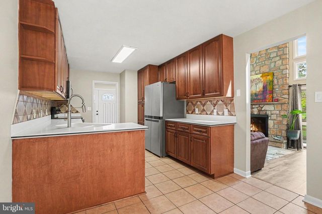 811 WELLINGTON DR, Carlisle, PA 17013