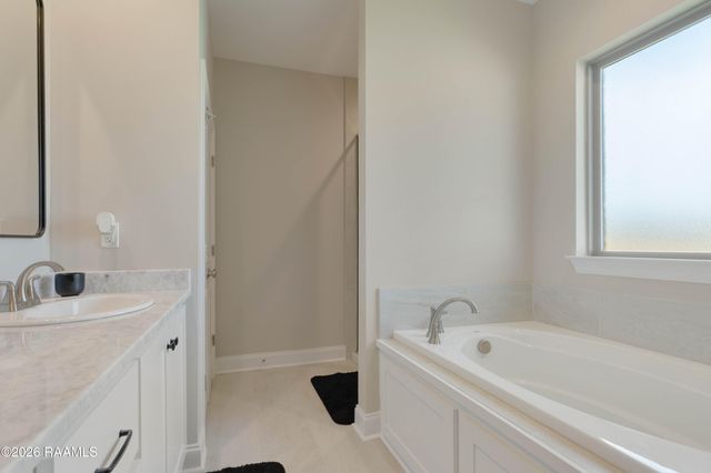101 Long Creek Lane, Scott, LA 70583