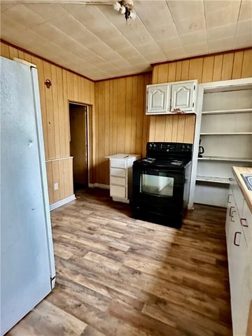 16 3rd Street, Charleroi Boro, PA 15022