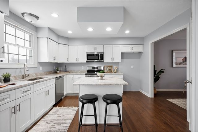 271 Overlook Ct, Robinson Twp, PA 15108