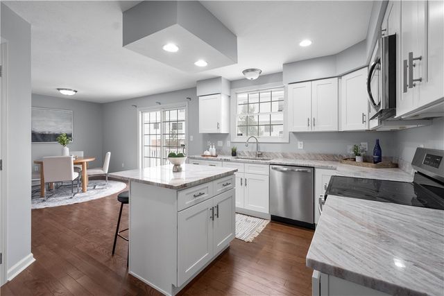 271 Overlook Ct, Robinson Twp, PA 15108