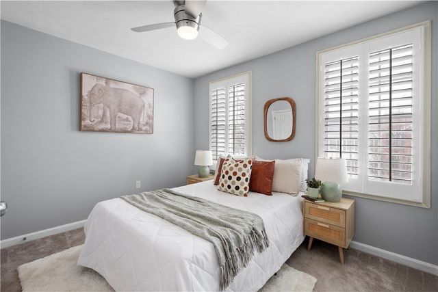 271 Overlook Ct, Robinson Twp, PA 15108