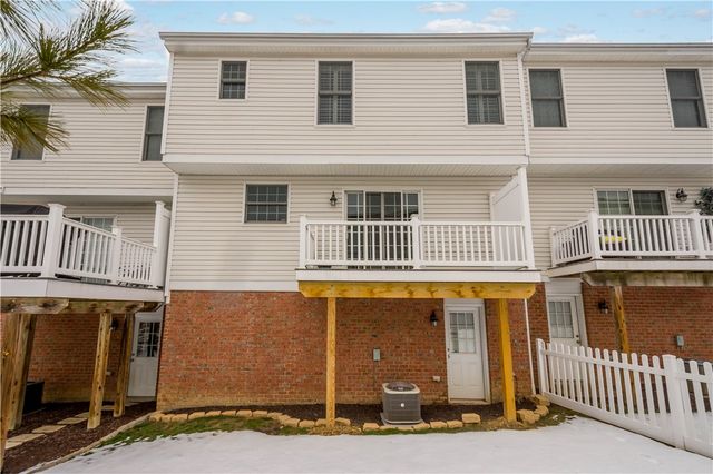 271 Overlook Ct, Robinson Twp, PA 15108